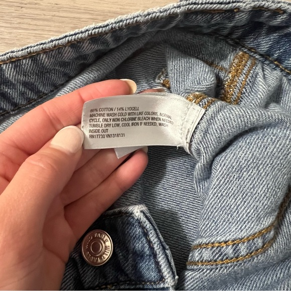 Wild Fable, High Rise Cargo Jeans, Utility, Baggy, Loose Fit | Womens 4R - Picture 3 of 9